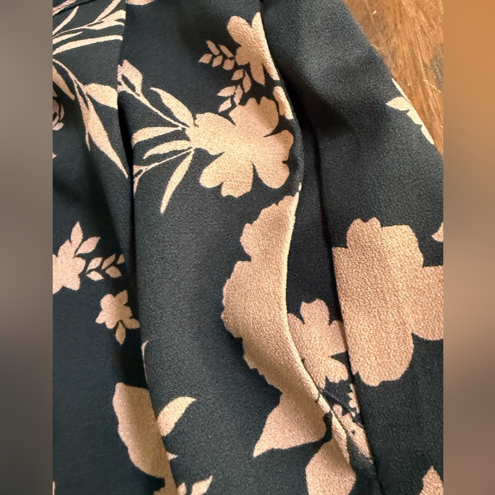 DR2 Black and Taupe Floral Crop Wide Leg Pants with Pockets - Picture 8 of 13